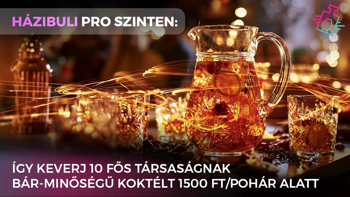 Üvegkancsó koktéllal és poharakkal egy esti buliban